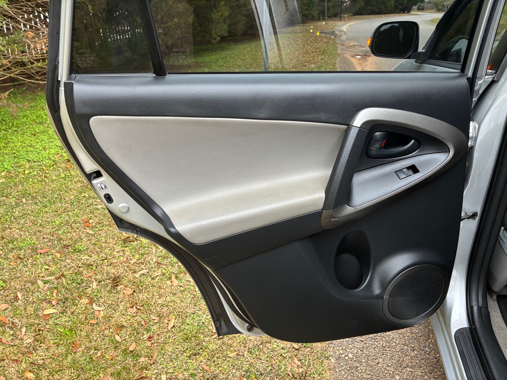 2012 Toyota Rav4 Image 12