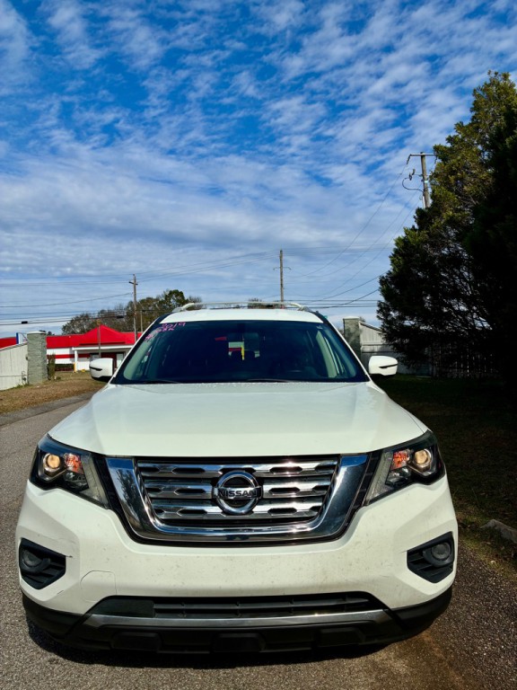 2019 Nissan Pathfinder Image 2