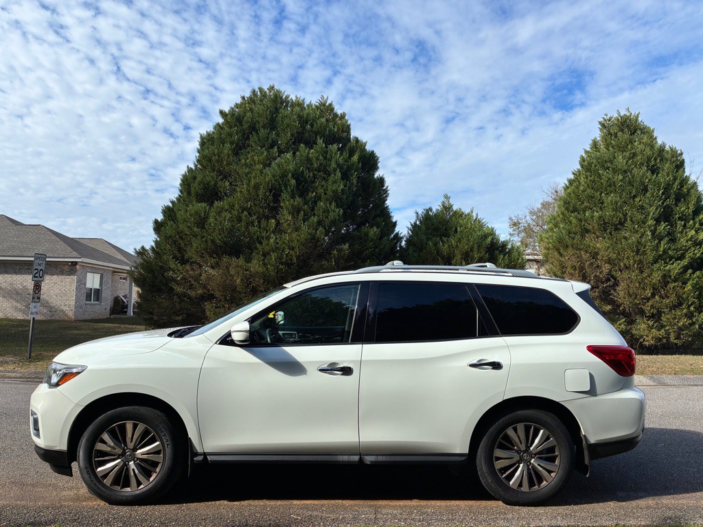 2019 Nissan Pathfinder Image 3