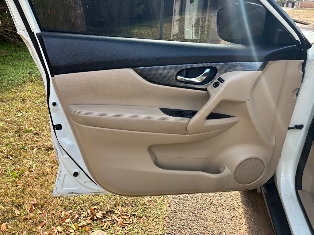 2015 Nissan Rogue Image 9