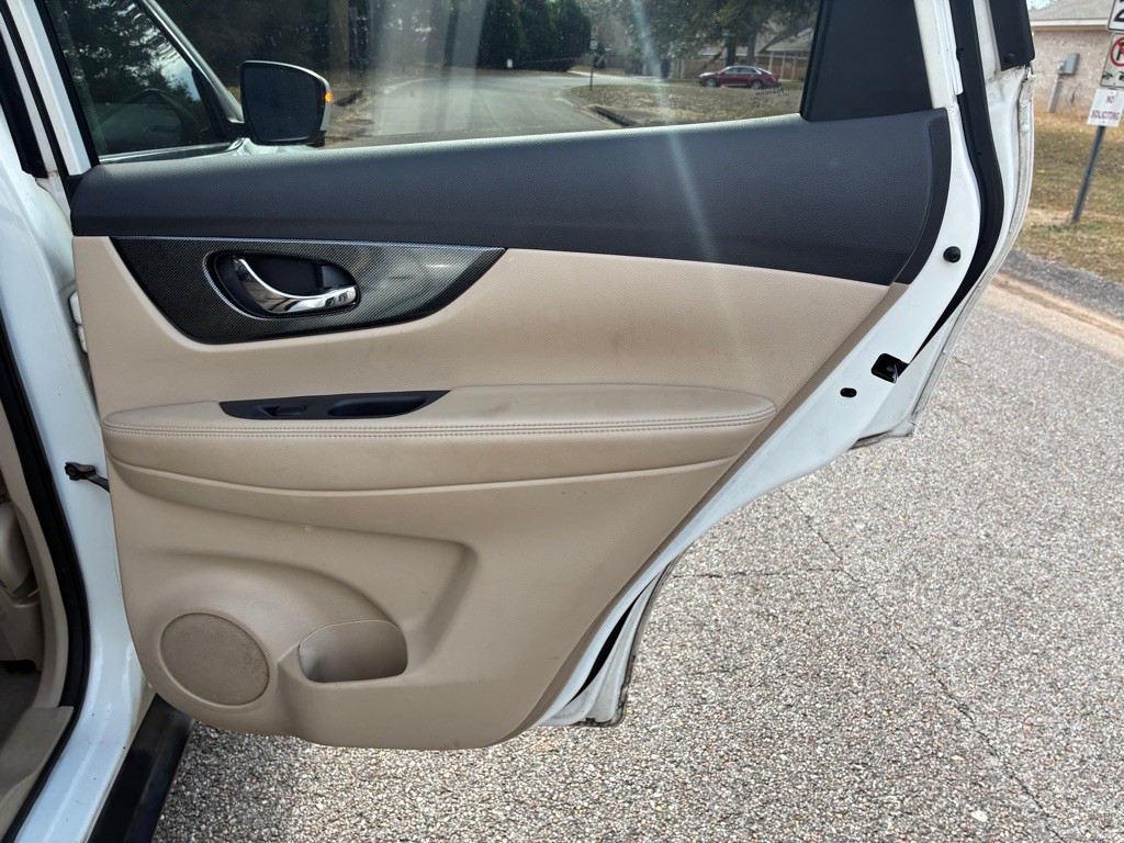 2015 Nissan Rogue Image 14