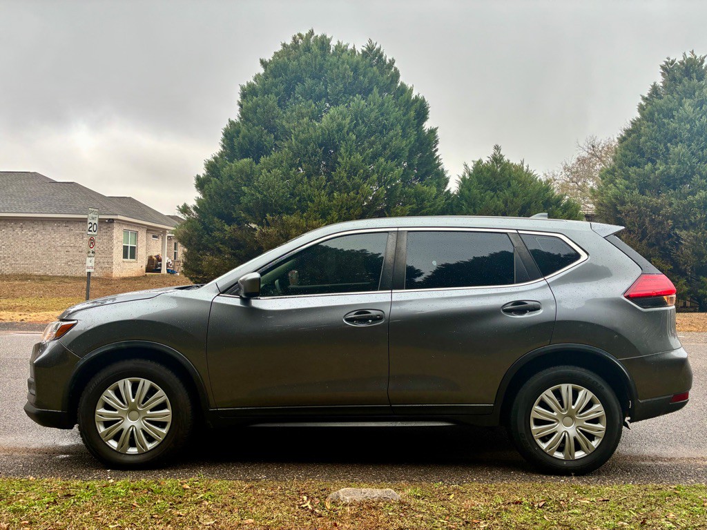 2017 Nissan Rogue Image 3