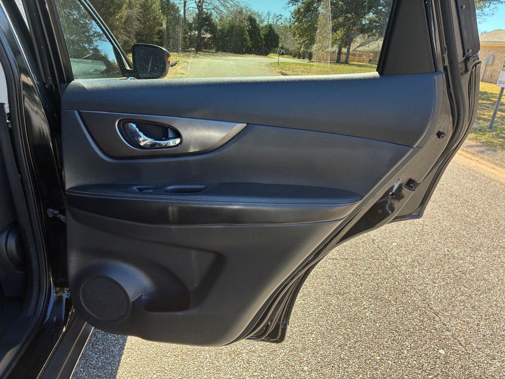 2015 Nissan Rogue Image 14