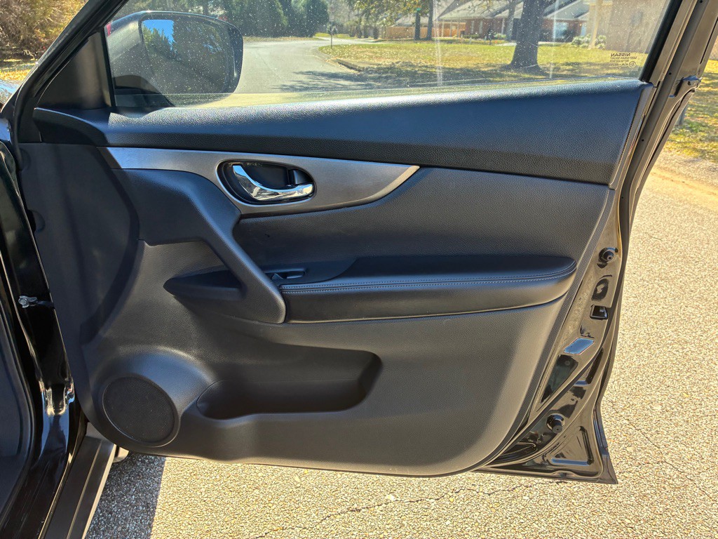 2015 Nissan Rogue Image 16