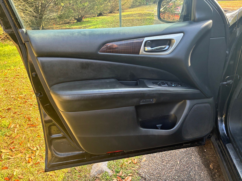 2014 Nissan Pathfinder Image 8