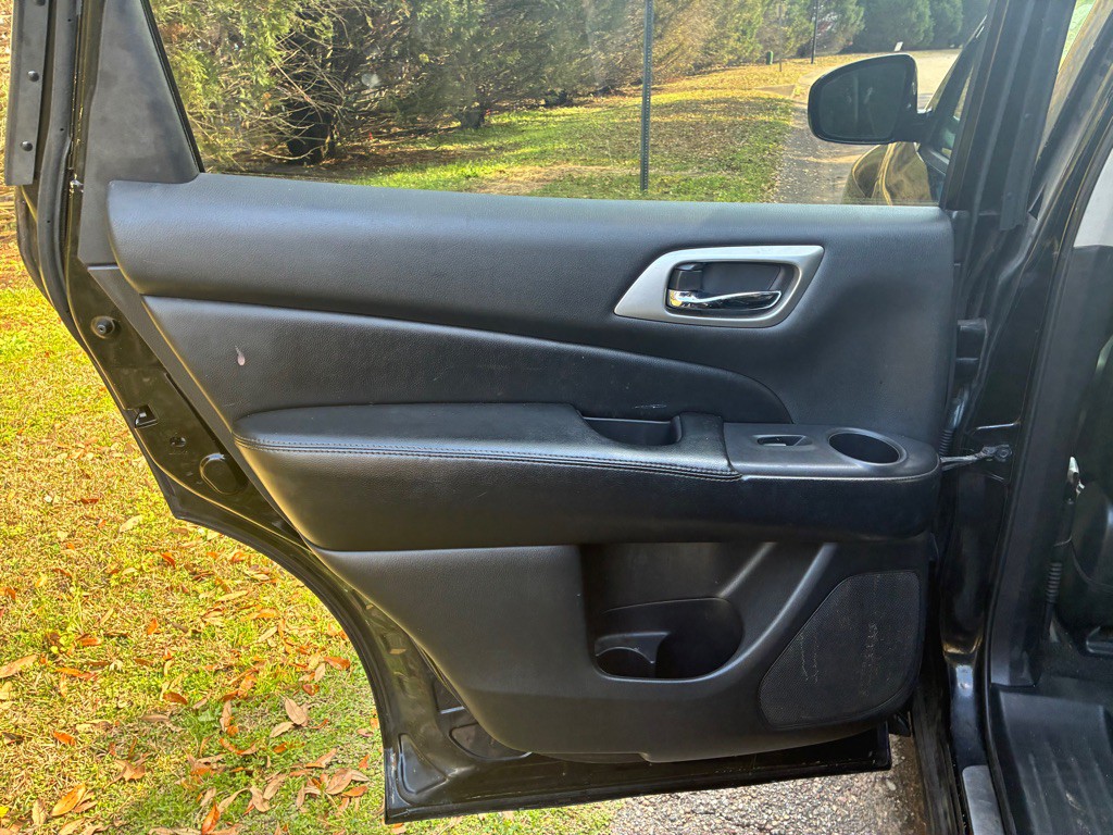 2014 Nissan Pathfinder Image 10