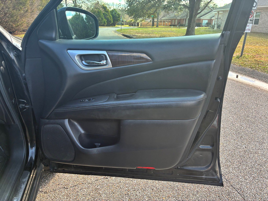 2014 Nissan Pathfinder Image 15