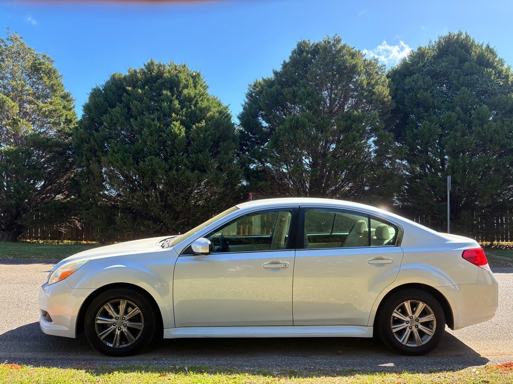 2012 Subaru Legacy Image 3