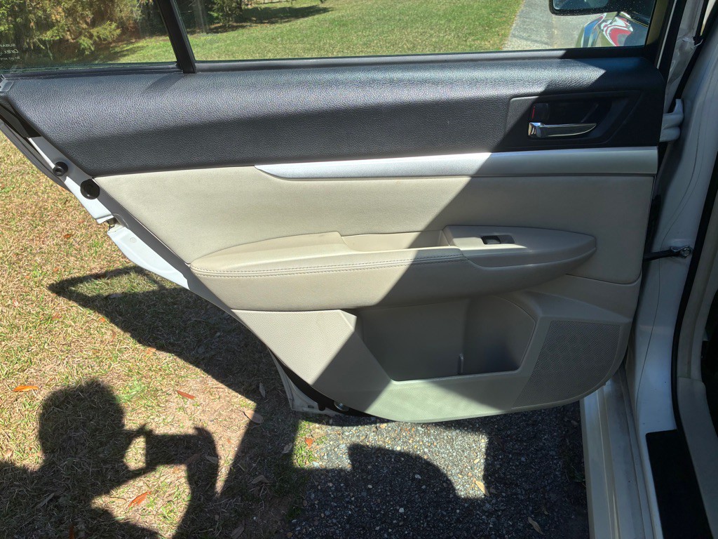 2012 Subaru Legacy Image 10