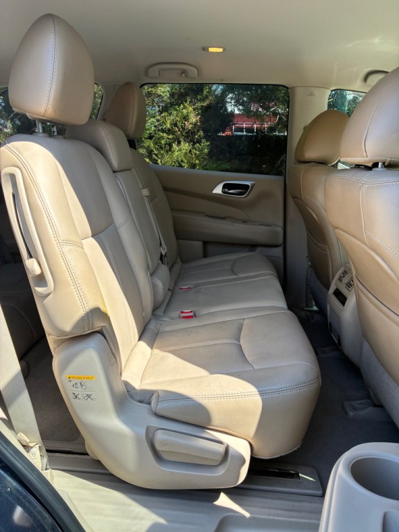 2014 Nissan Pathfinder Image 16
