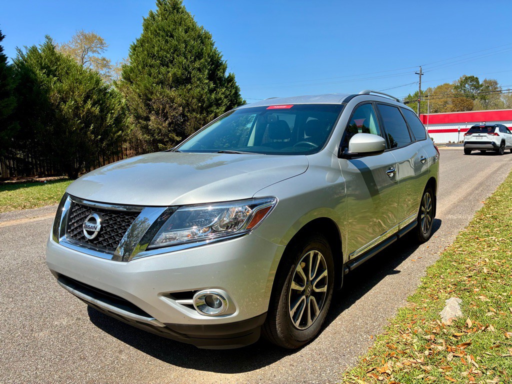 2014 Nissan Pathfinder Image 1