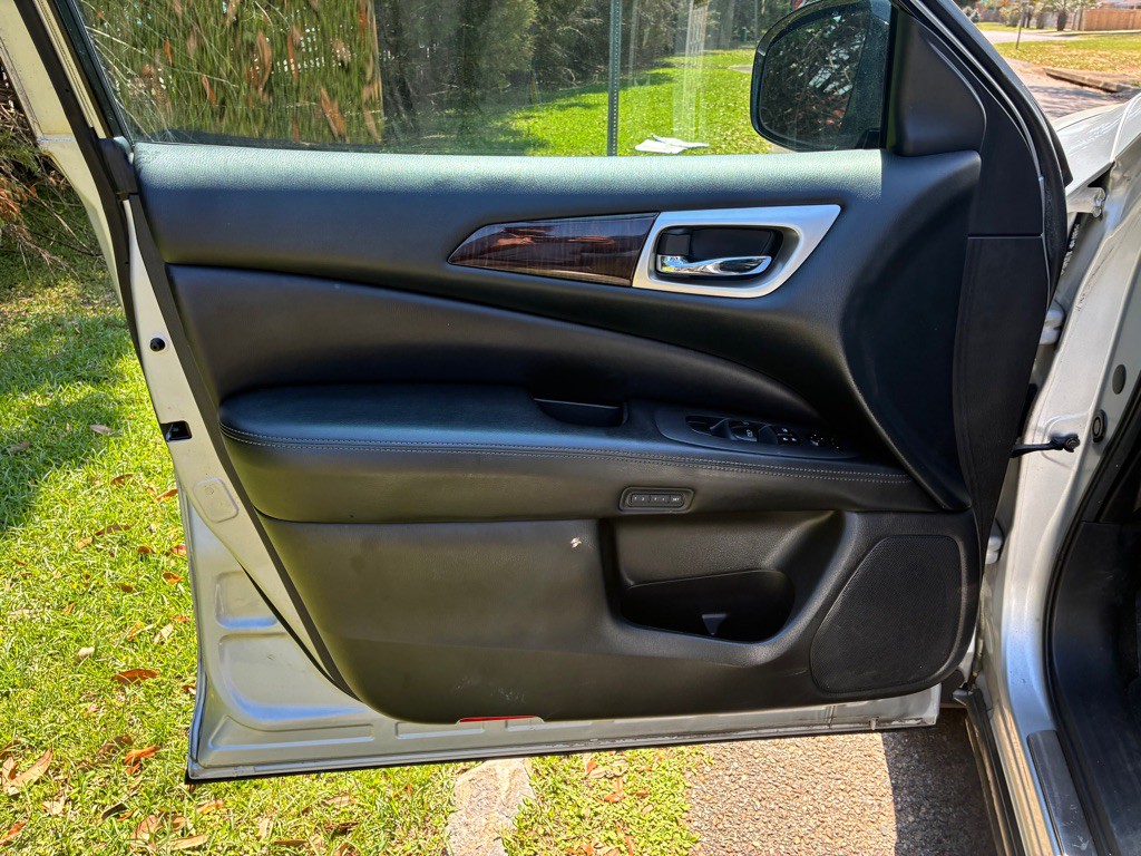 2014 Nissan Pathfinder Image 8