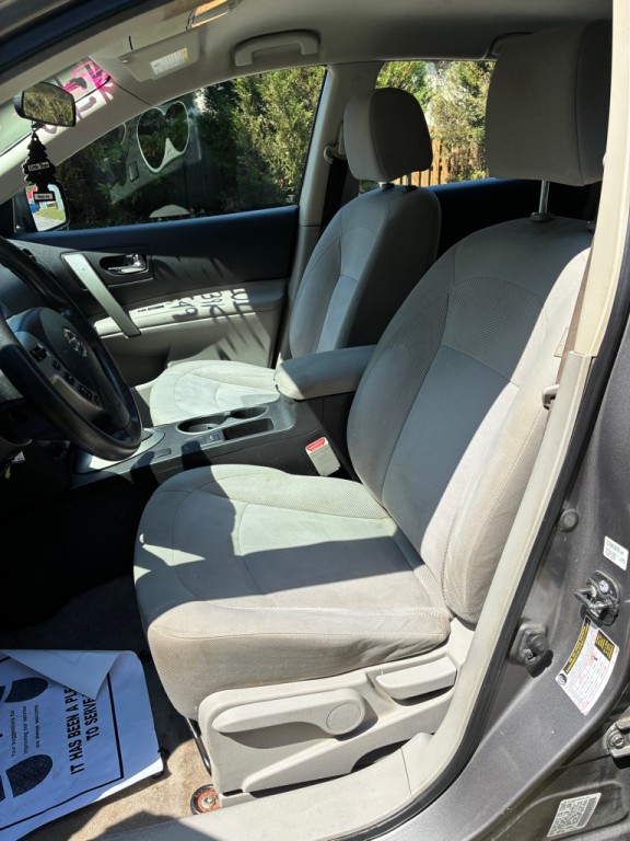 2015 Nissan Rogue Image 8