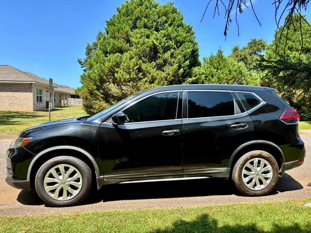 2018 Nissan Rogue Image 3