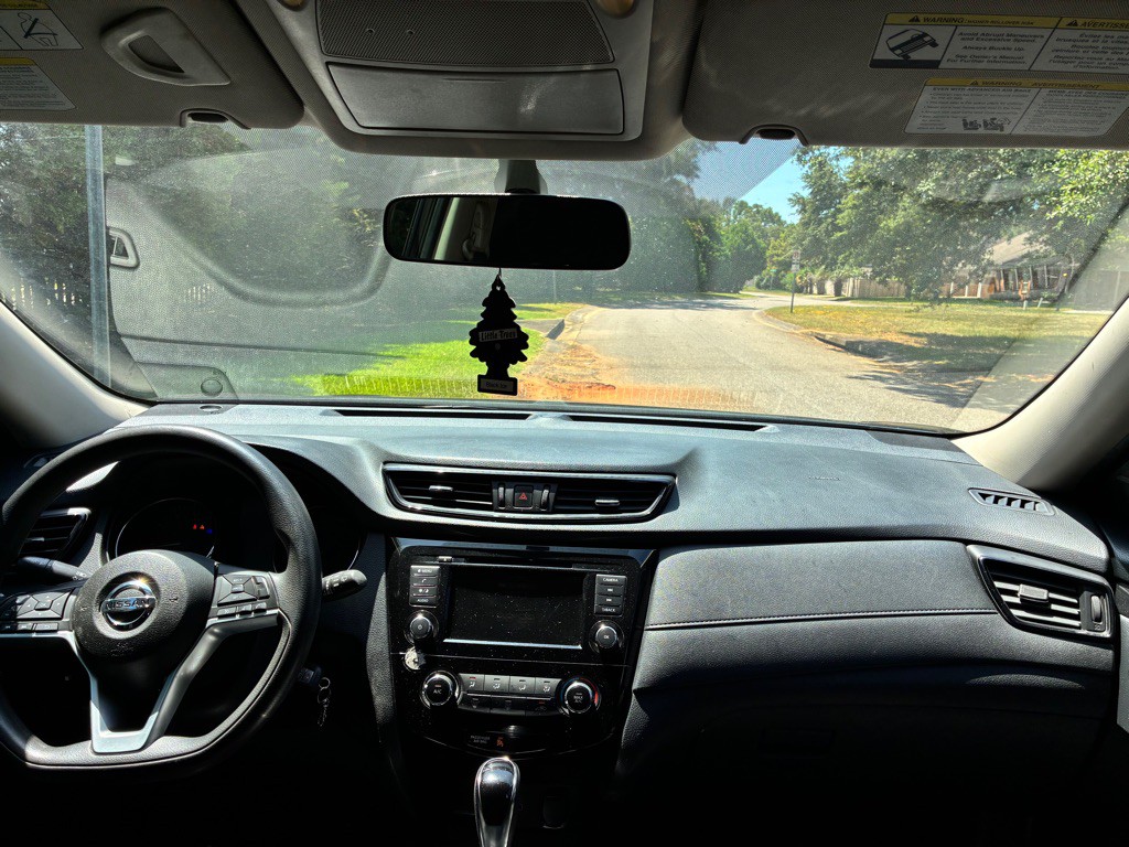 2018 Nissan Rogue Image 14