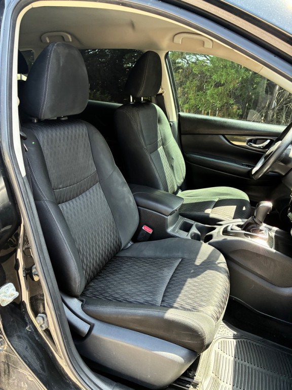 2018 Nissan Rogue Image 15