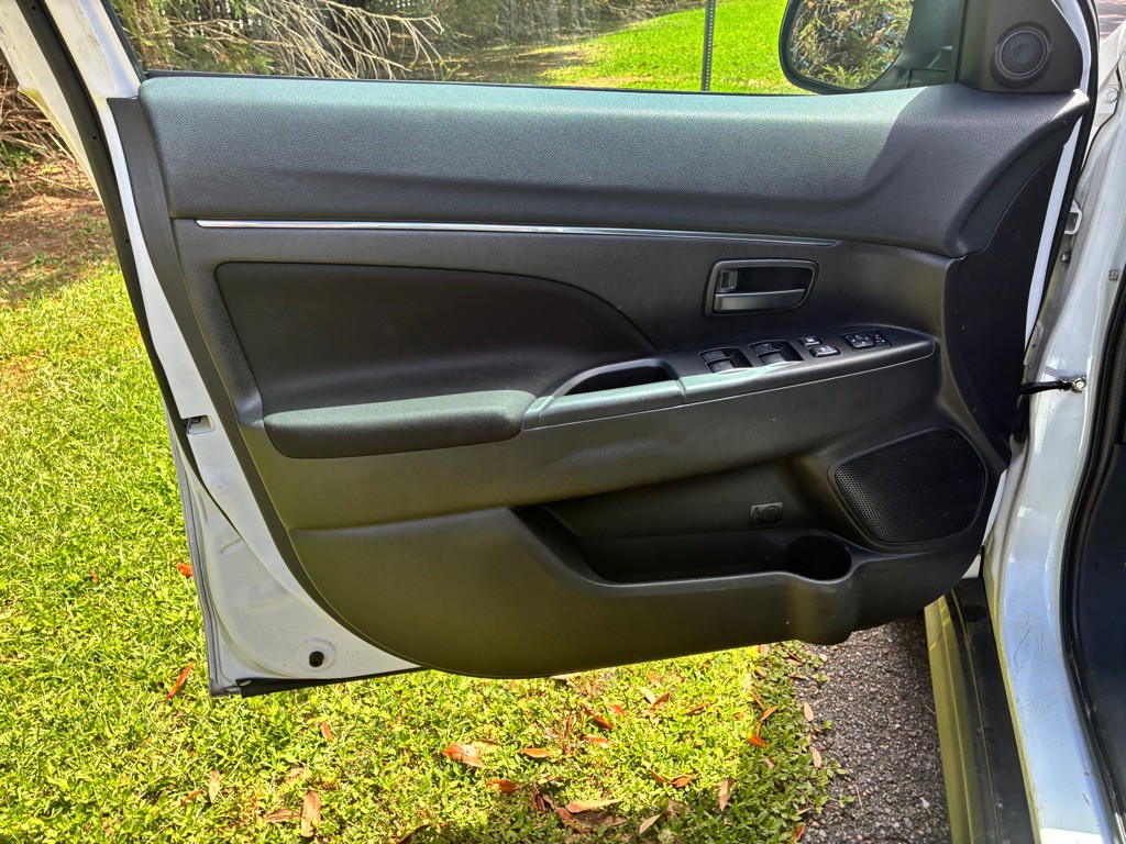 2015 Mitsubishi Outlander Image 8