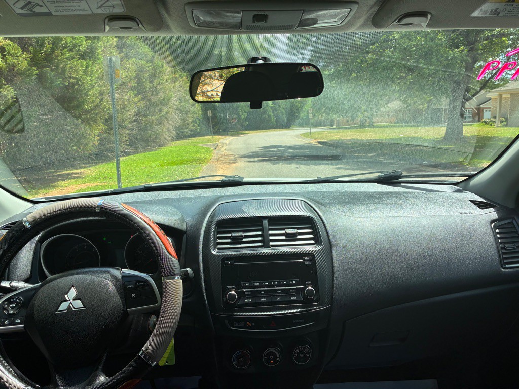 2015 Mitsubishi Outlander Image 11