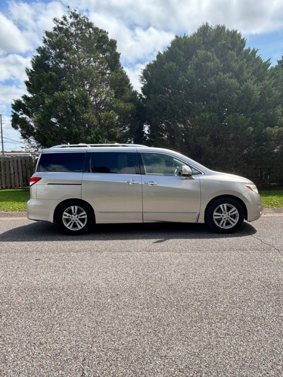 2012 Nissan Quest Image 3
