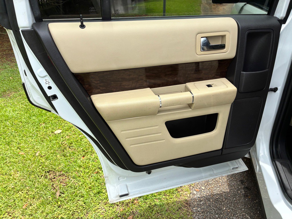 2017 Ford Flex Image 10