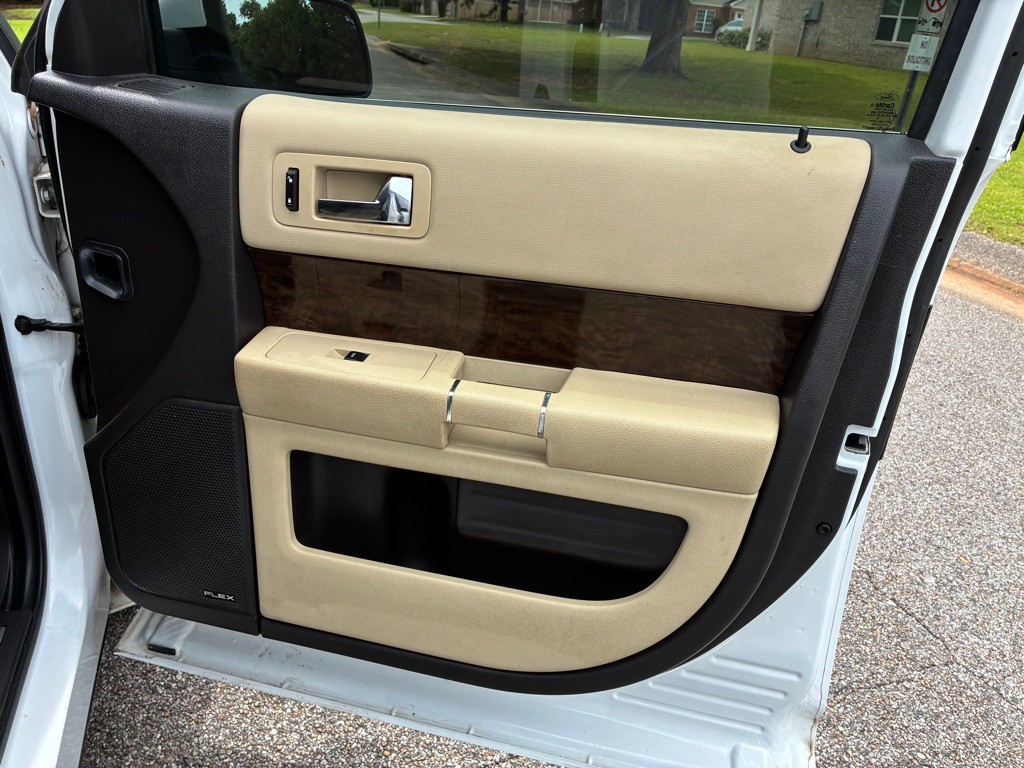2017 Ford Flex Image 16