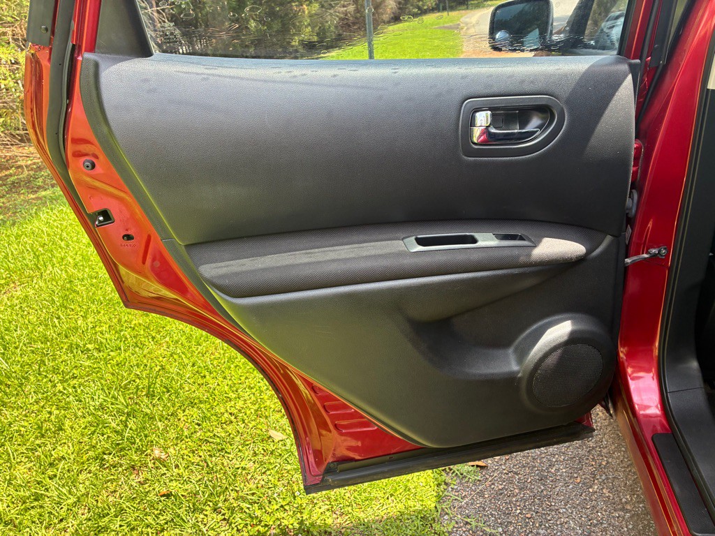 2011 Nissan Rogue Image 10