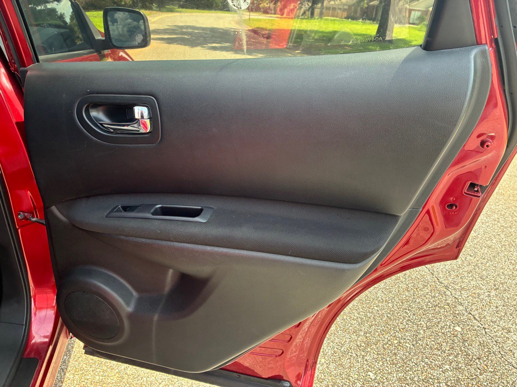 2011 Nissan Rogue Image 13