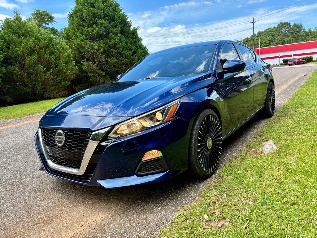 2020 Nissan Altima Image 1