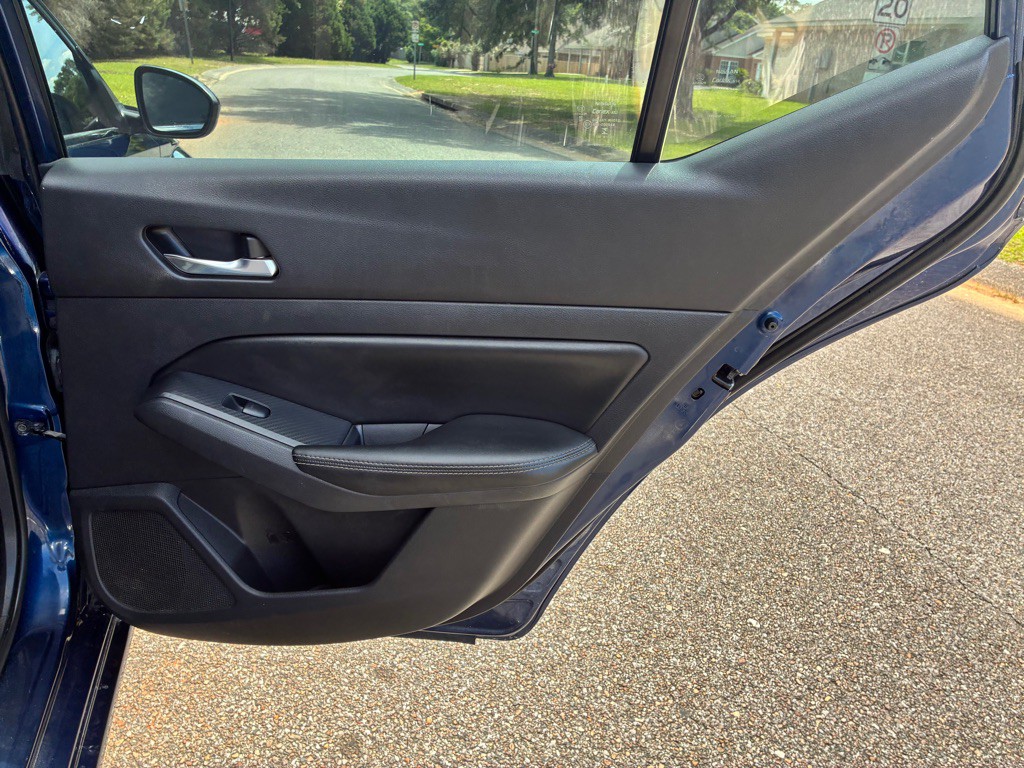 2020 Nissan Altima Image 12