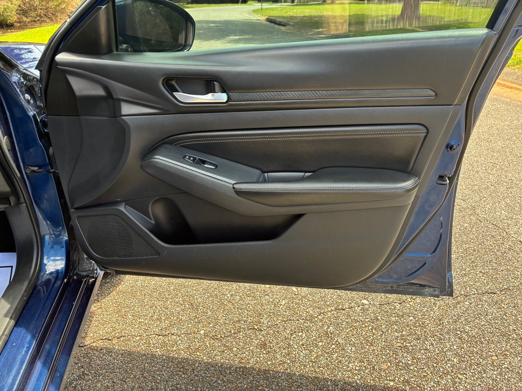 2020 Nissan Altima Image 14