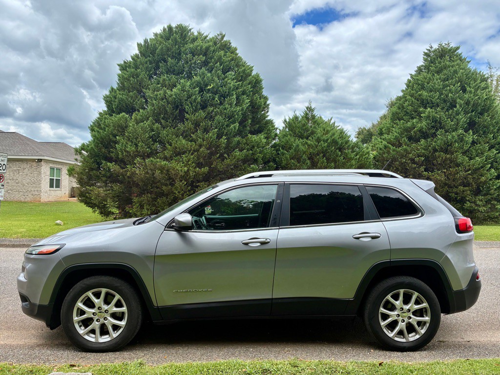 2017 Jeep Cherokee Image 4