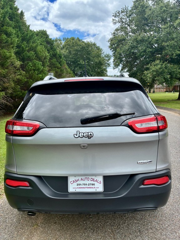2017 Jeep Cherokee Image 8