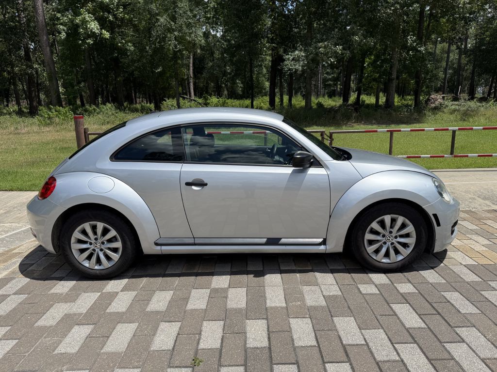 2014 Volkswagen Beetle Image 3