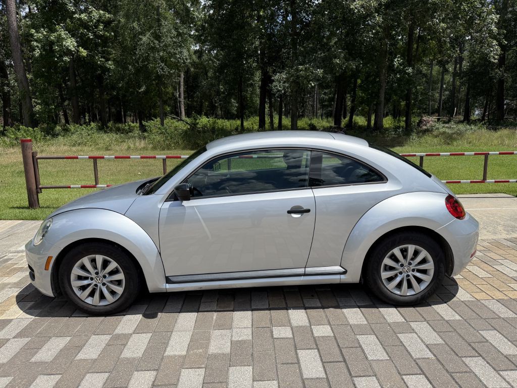 2014 Volkswagen Beetle Image 4