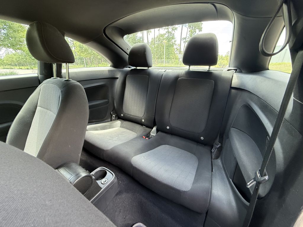 2014 Volkswagen Beetle Image 8