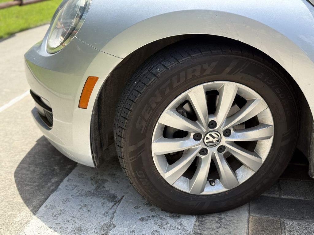 2014 Volkswagen Beetle Image 16
