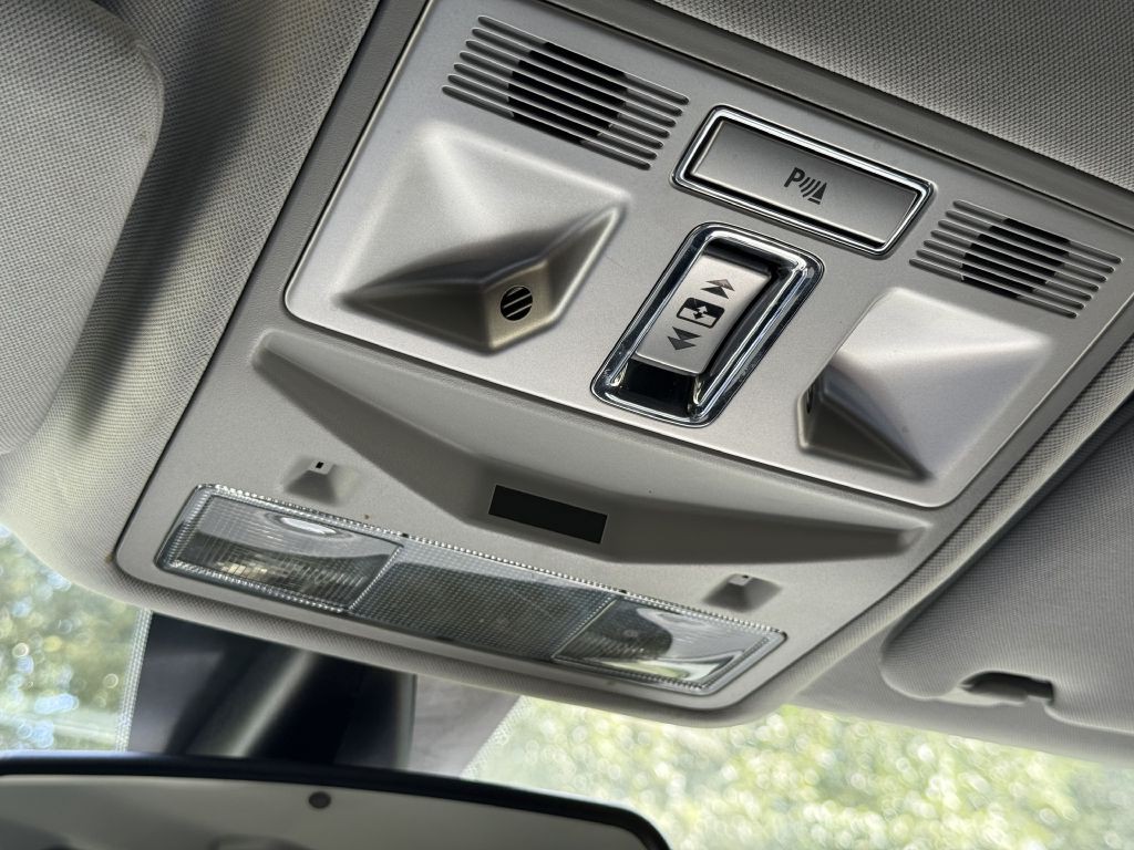 2015 Jaguar XF Image 20