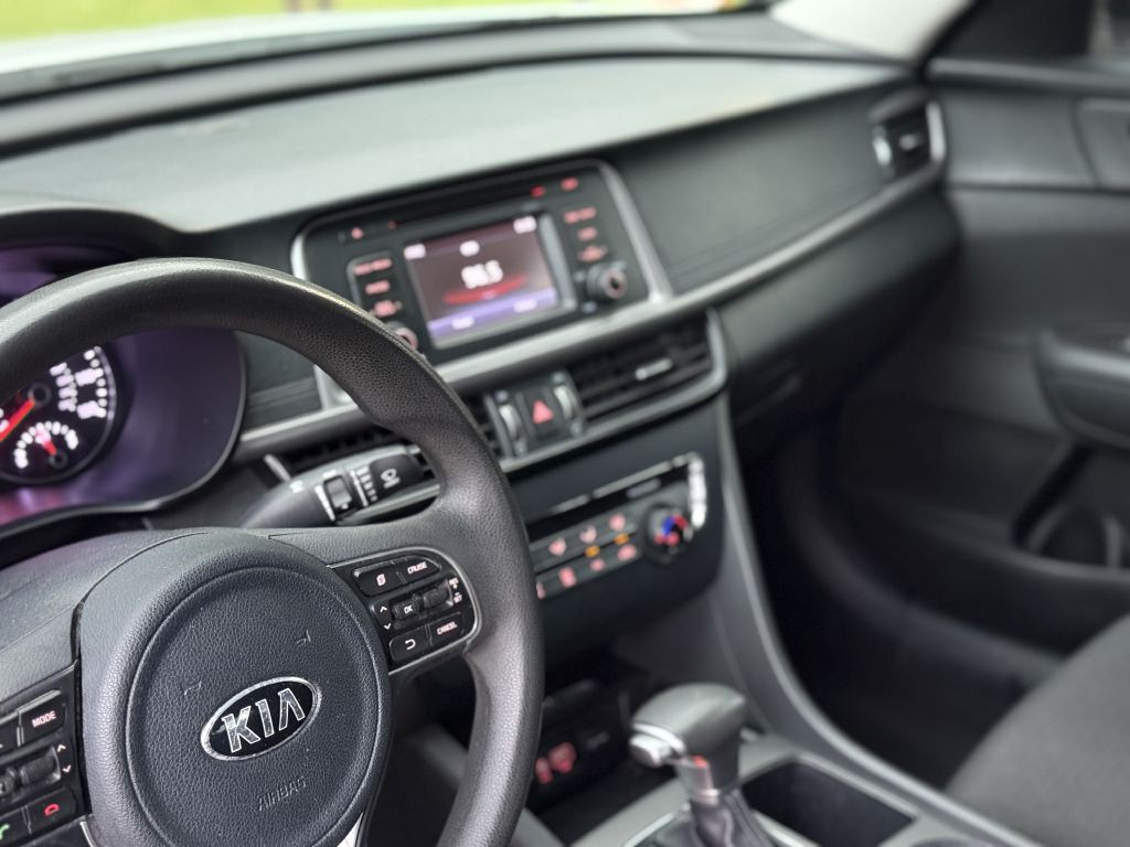 2017 Kia Optima Image 7