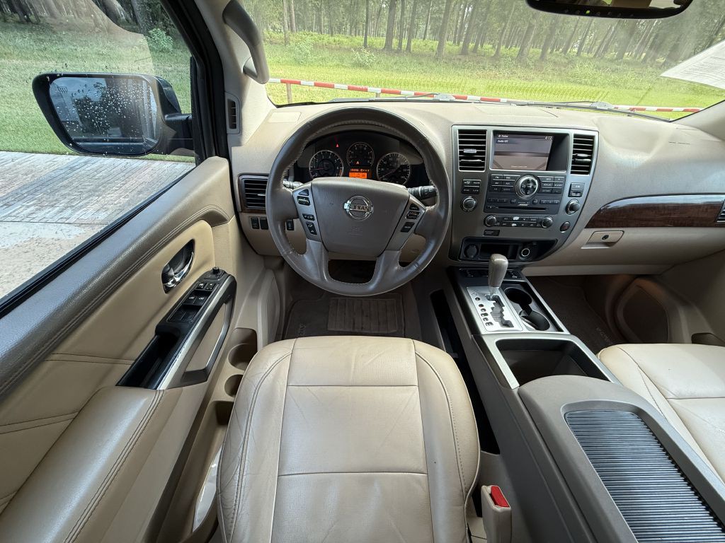 2015 Nissan Armada Image 8