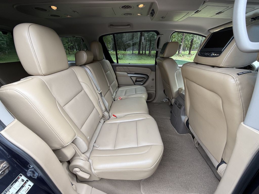 2015 Nissan Armada Image 10