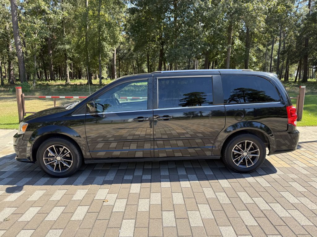 2017 Dodge Grand Caravan Image 4