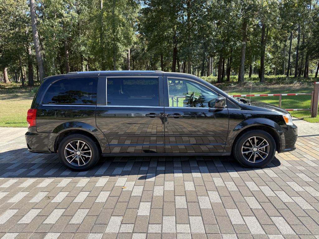2017 Dodge Grand Caravan Image 5