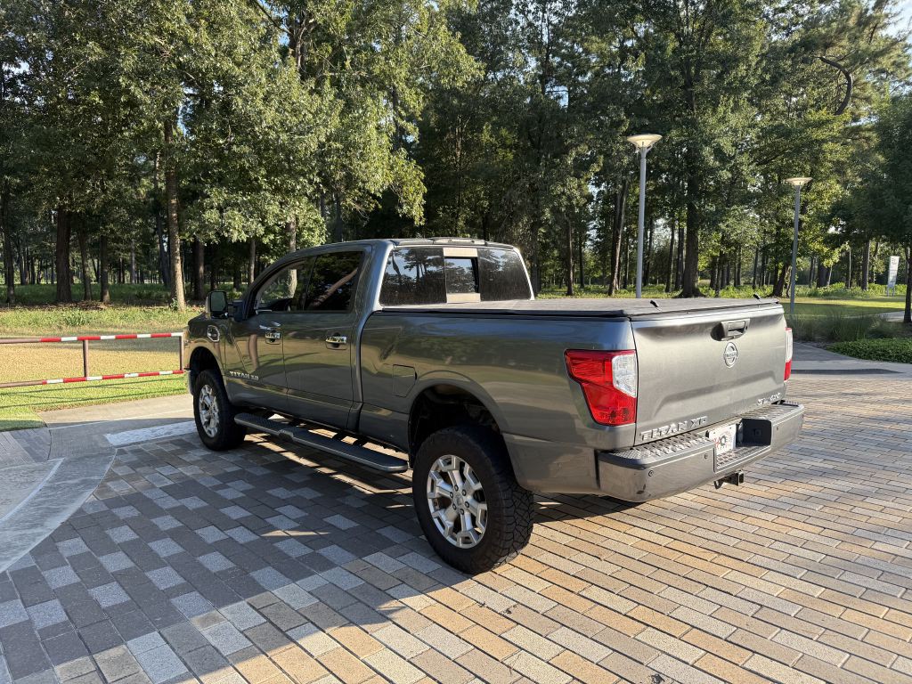 2016 Nissan Titan Image 6