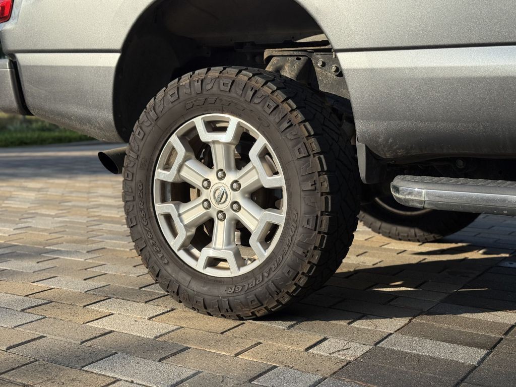 2016 Nissan Titan Image 12
