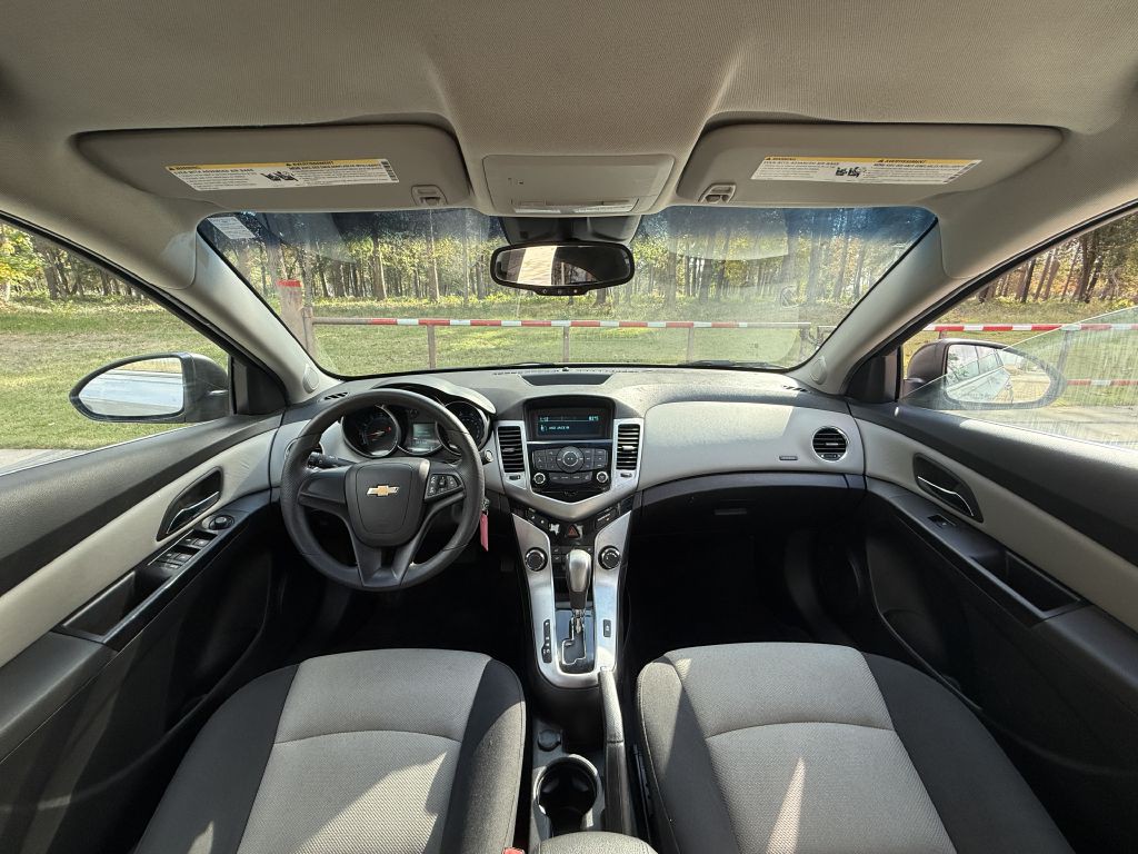 2012 Chevrolet Cruze Image 10