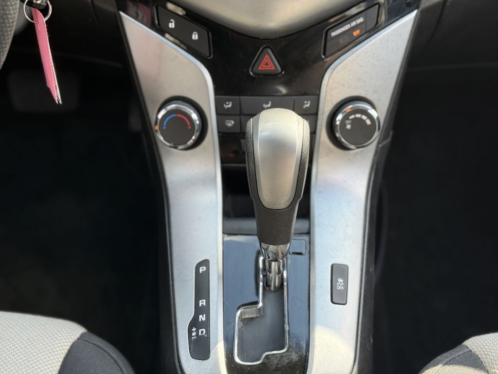 2012 Chevrolet Cruze Image 13