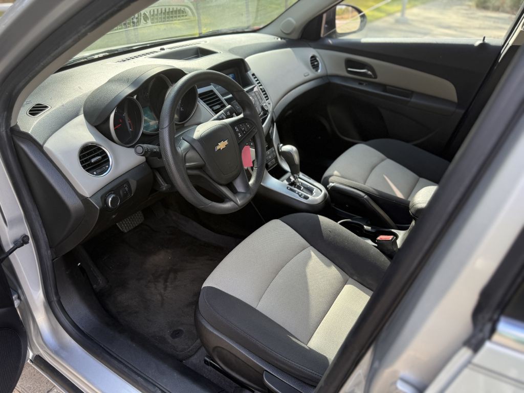 2012 Chevrolet Cruze Image 15