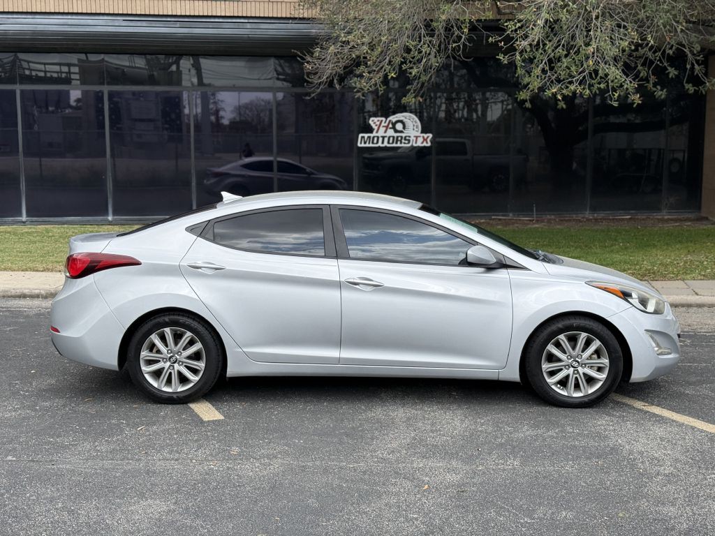 2014 Hyundai Elantra Image 4