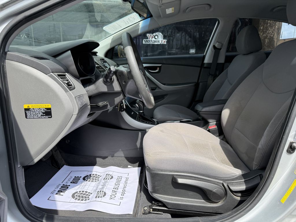 2014 Hyundai Elantra Image 9