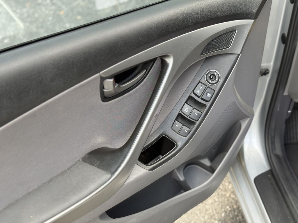 2014 Hyundai Elantra Image 13